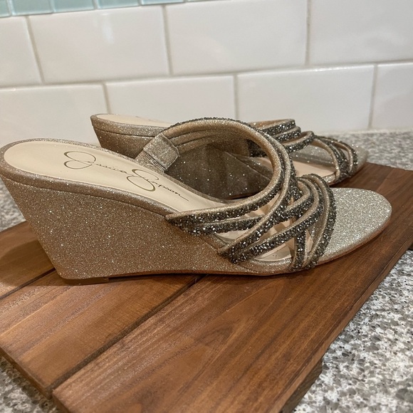 NWT Jessica Simpson Champagne Glitter Colley Sandals - Picture 3 of 5
